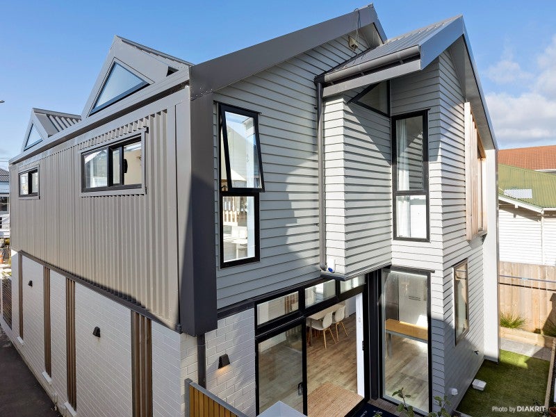 82B Wallace Street, Mount Cook, Wellington - Carousel 1