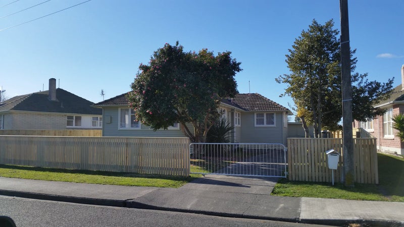 512 Lowe Street, Camberley, Hastings - Carousel 1