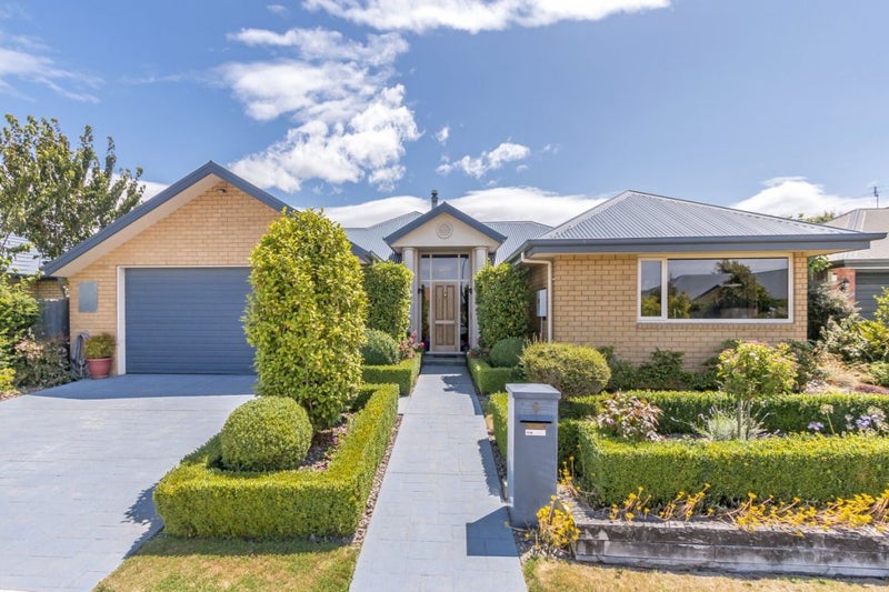 6 Oratia Grove, Northwood, Christchurch - Carousel 1