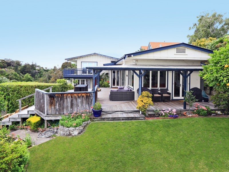 7 Seapoint Road, Bluff Hill, Napier - Carousel 1