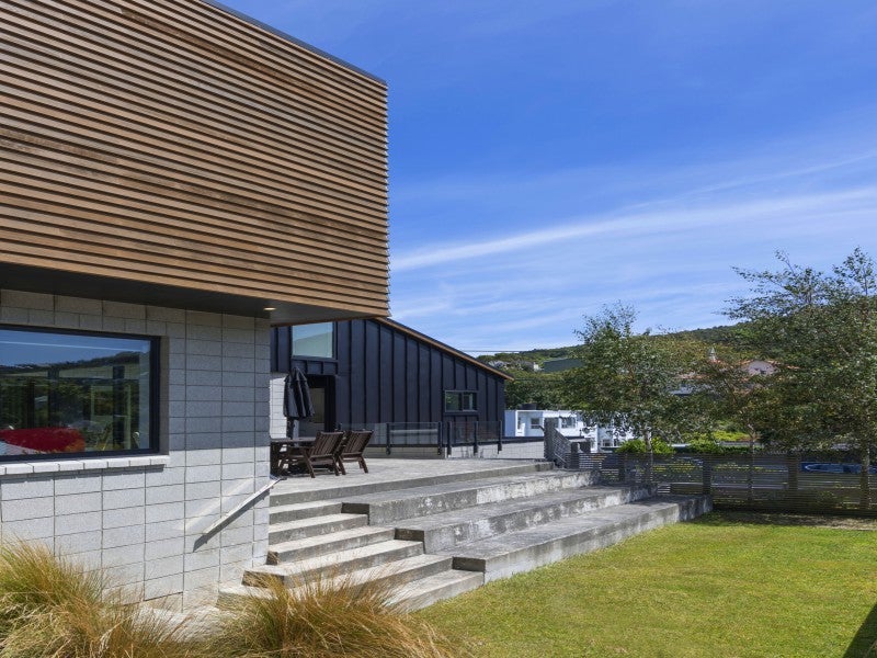 13 Agra Crescent, Khandallah, Wellington - Carousel 2