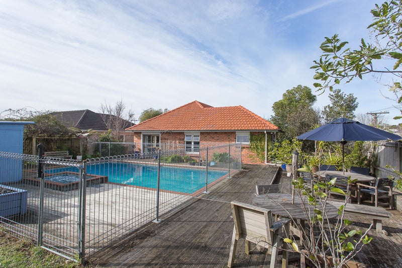 2 Athlone Road, Glendowie, Auckland - Carousel 2