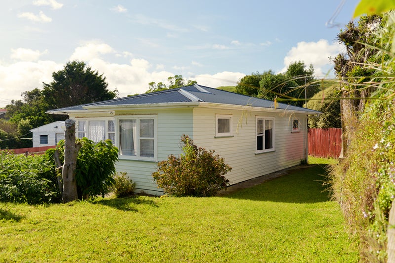 45 Levant Street, Cannons Creek, Porirua - Carousel 1