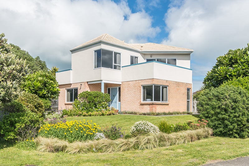 292 Manly Street, Paraparaumu Beach, Paraparaumu - Carousel 1