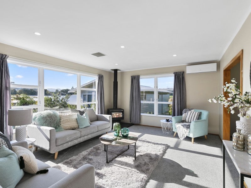 6 Merritt Way, Newlands, Wellington - Carousel 2