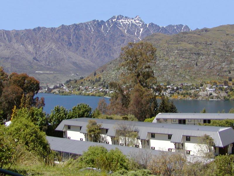 17/43 GOLDRIDGE WAY, FRANKTON RD, QUEENSTOWN - Carousel 4