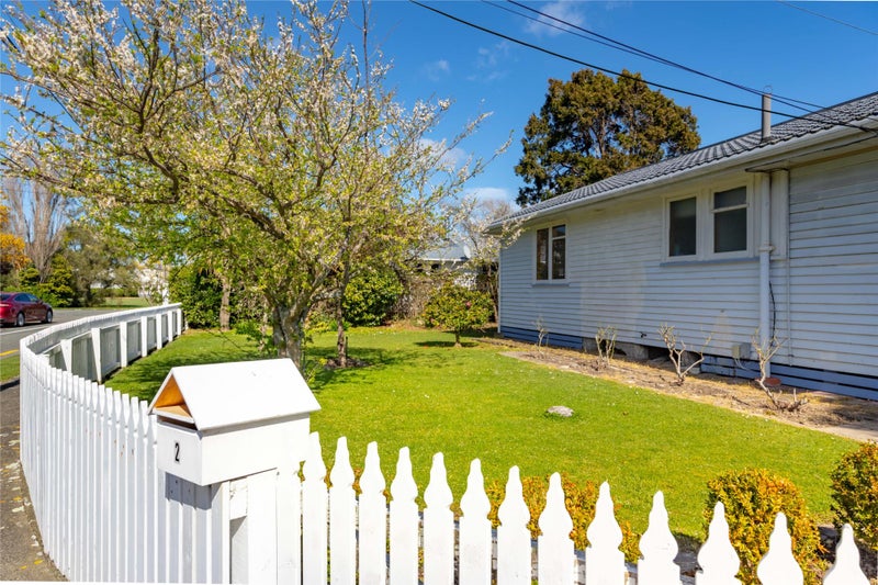 2 Whakataki Grove, Waiwhetu, Lower Hutt - Carousel 16