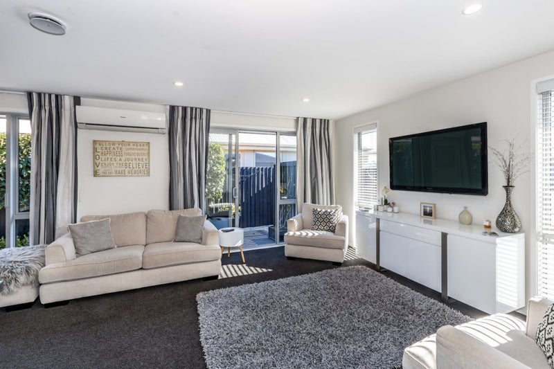 21 Royal Park Drive, Parklands, Christchurch - Carousel 2