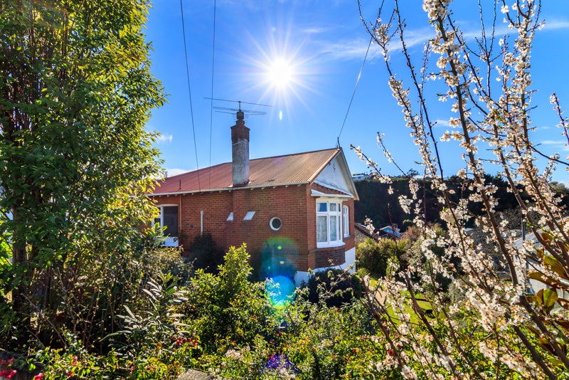 18 Leckhampton Court, Clyde Hill, Dunedin - Carousel 1