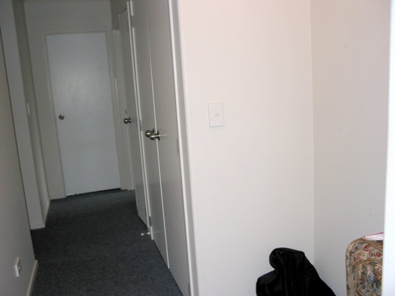 5 Nobleman Place, Hamilton East, Hamilton - Carousel 4