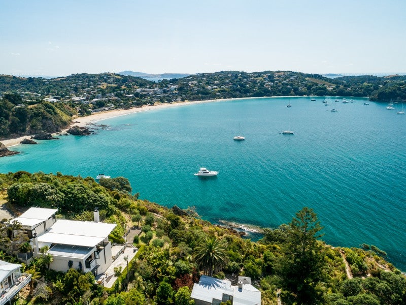 6 McIntosh Road, Oneroa, Waiheke Island - Carousel 1