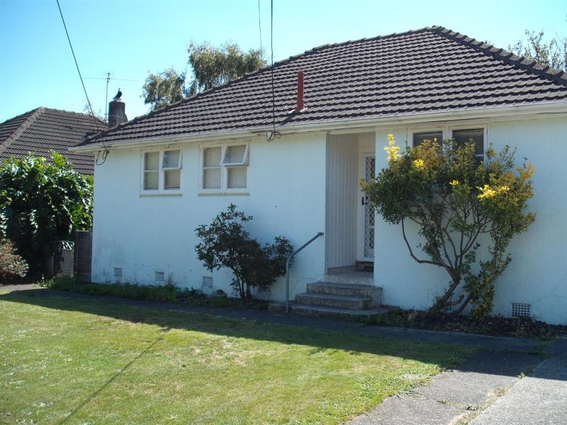 31 Strand Crescent, Naenae, Lower Hutt - Carousel 1