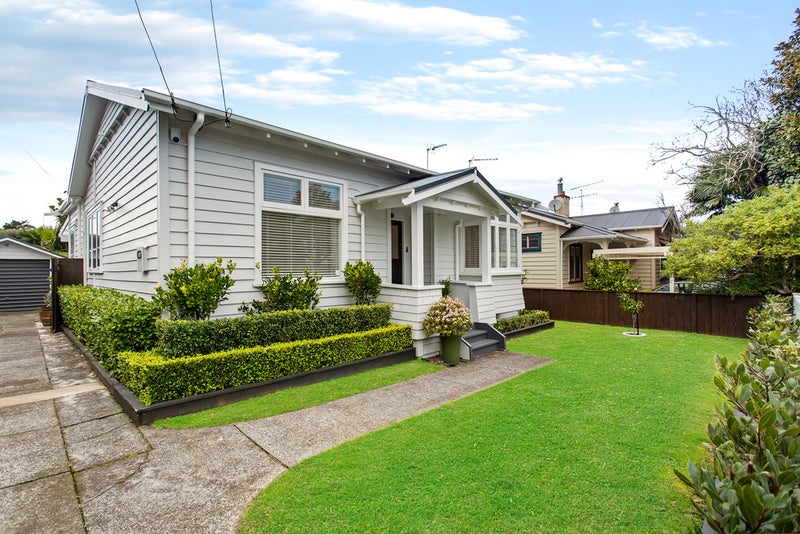 15 Cardwell Street, Onehunga, Auckland - Carousel 1