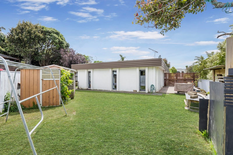 2/19 Haseler Crescent, Howick, Auckland - Carousel 1