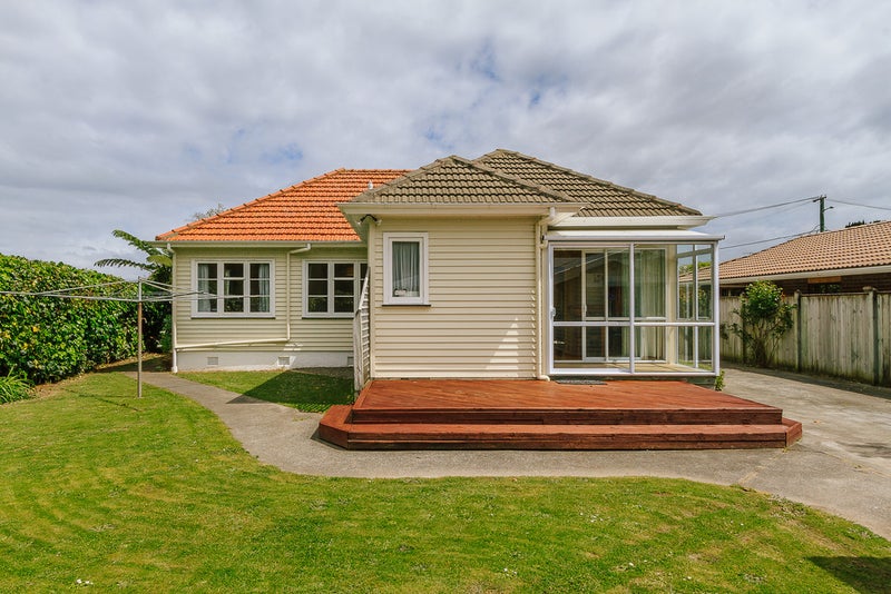 520 Riverside Drive North, Fairfield, LOWER HUTT - Carousel 2