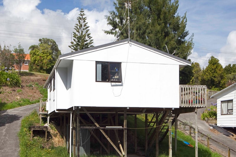 1/32 Sunnyside Road, Sunnyvale, Auckland - Carousel 1