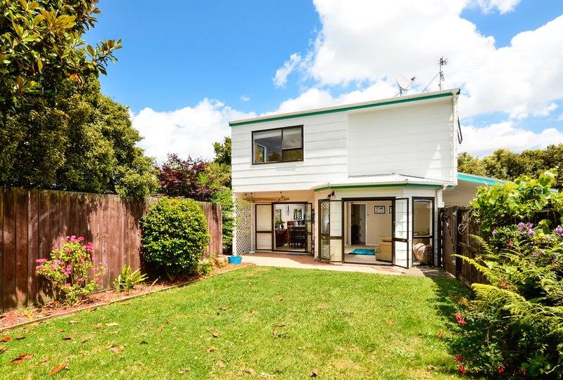 2/52 Rambler Crescent, Beach Haven, Auckland - Carousel 2