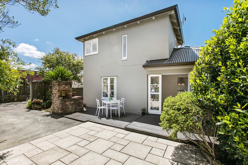 1/23 Seaview Avenue, Northcote, Auckland - Carousel 18