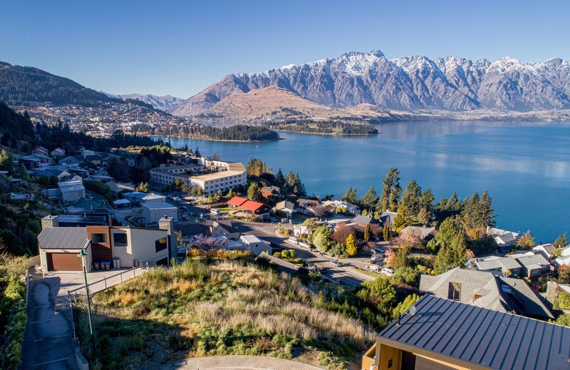 8 Matakauri Place, Fernhill, Queenstown - Carousel 6