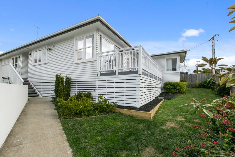 7A Lowtherhurst Road, Massey, Auckland - Carousel 1