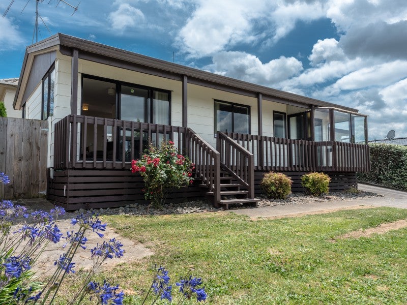 136A Forest Lake Road, Forest Lake, Hamilton - Carousel 1