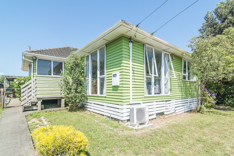 36 Gloucester Street, Cannons Creek, Porirua - Carousel 2
