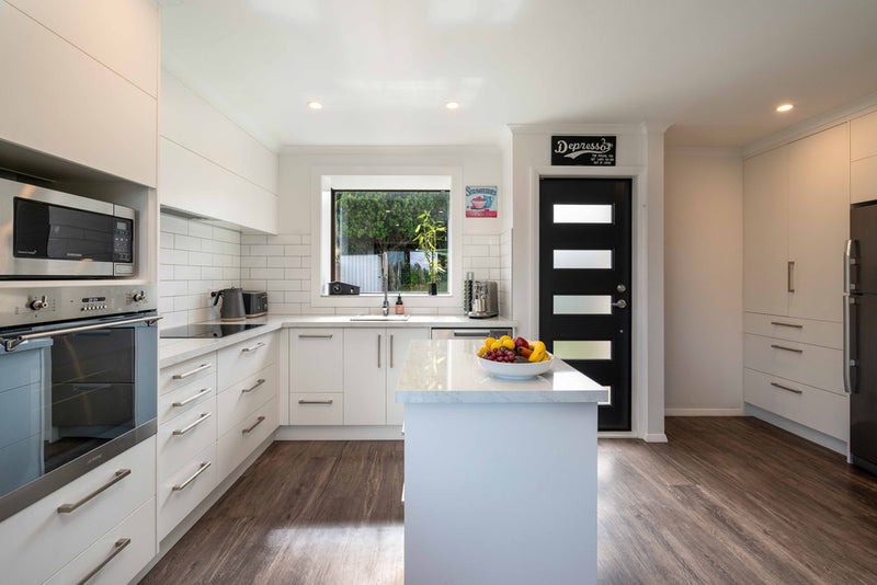 85 Elwyn Crescent, Green Island, Dunedin - Carousel 2