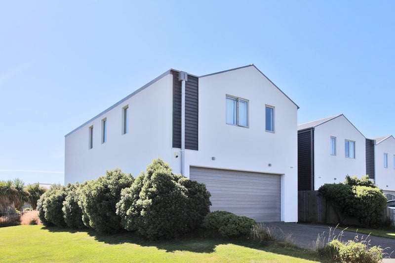 1 Sienna Court, Aidanfield, Christchurch - Carousel 2