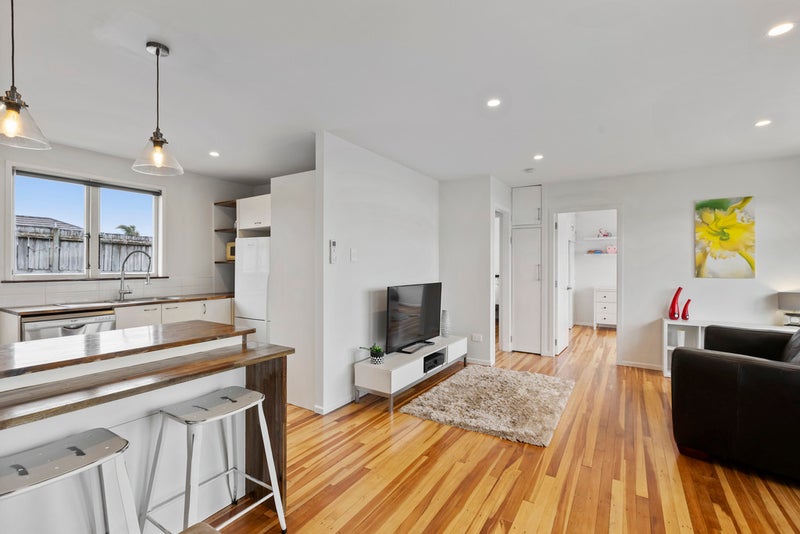 2/116 Beach Haven Road, Beach Haven, Auckland - Carousel 12