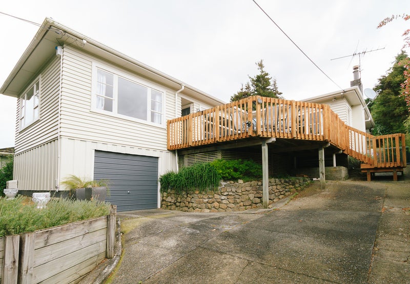 49 Fraser Street, Wainuiomata, Lower Hutt - Carousel 1
