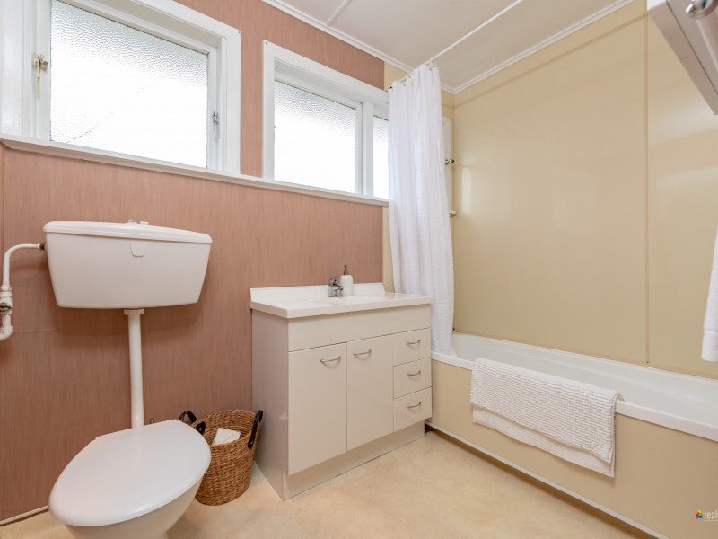 119 Thackeray Street, Trentham, Upper Hutt - Carousel 17