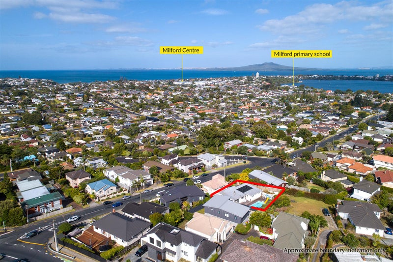 2/44 Quebec Road, Milford, Auckland - Carousel 17