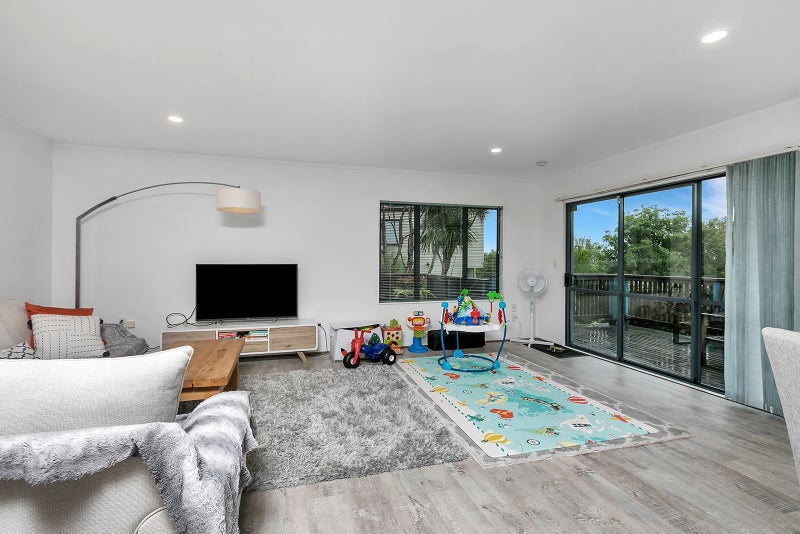 1/53 Rangatira Road, Beach Haven, Auckland - Carousel 2