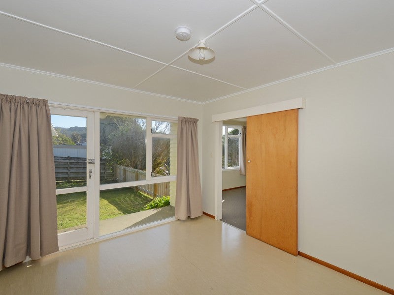 30 Aniseed Grove, Timberlea, Upper Hutt - Carousel 2