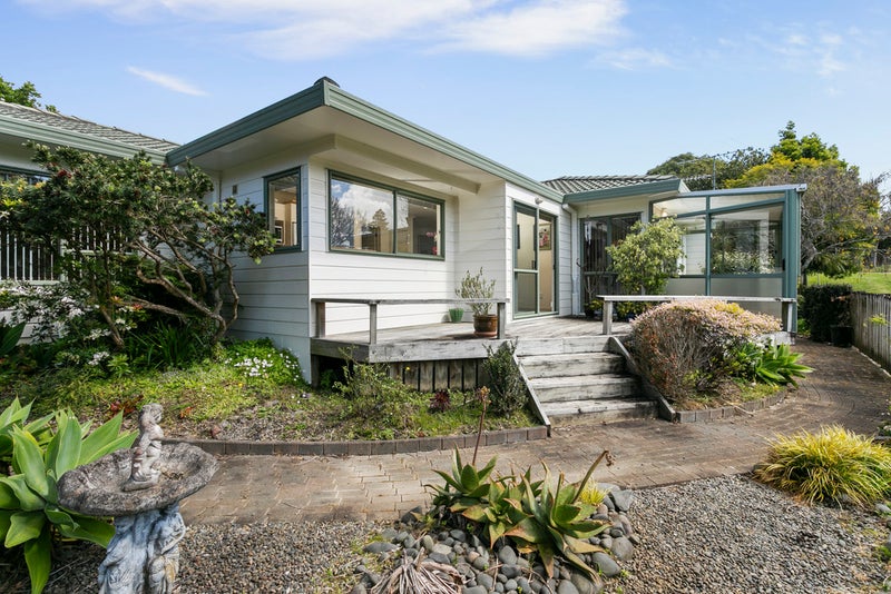 15 Church Street, Swanson, Auckland - Carousel 1