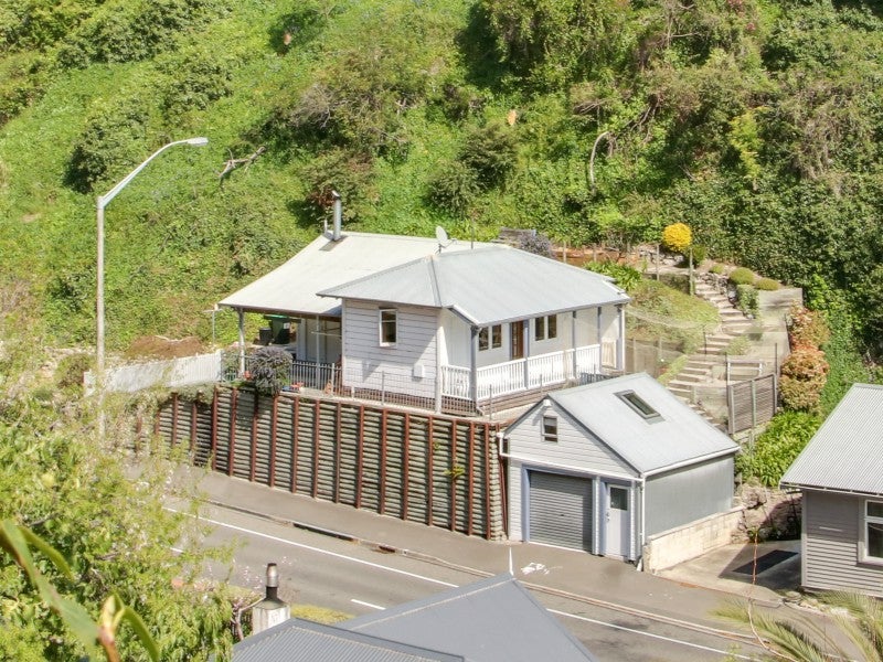 124A Shakespeare Road, Bluff Hill, Napier - Carousel 1