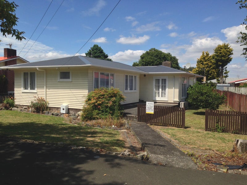 20 Aurora Terrace, Hillcrest, Hamilton - Carousel 2