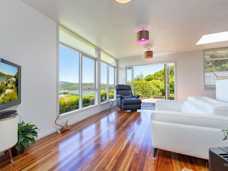 61 Mana View Road, Paremata, Porirua - Carousel 2