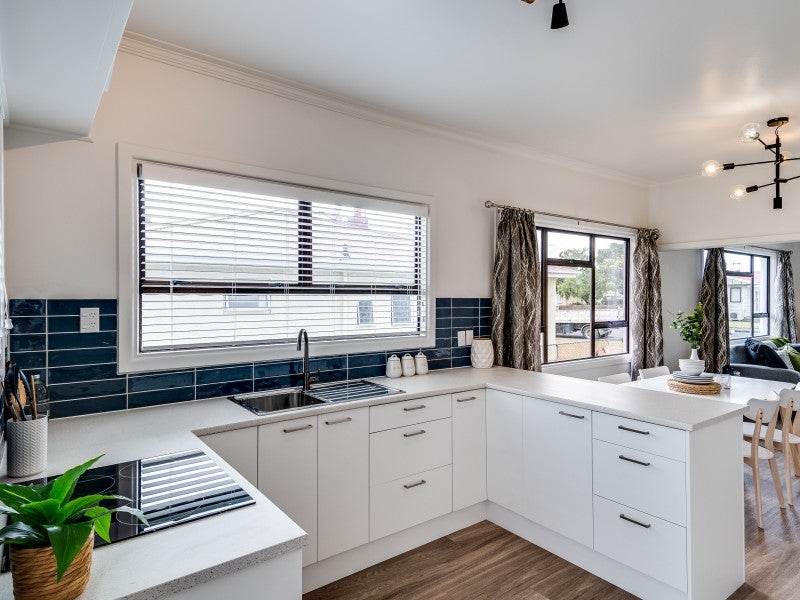 1208 Willowpark Road North, Mayfair, Hastings - Carousel 2