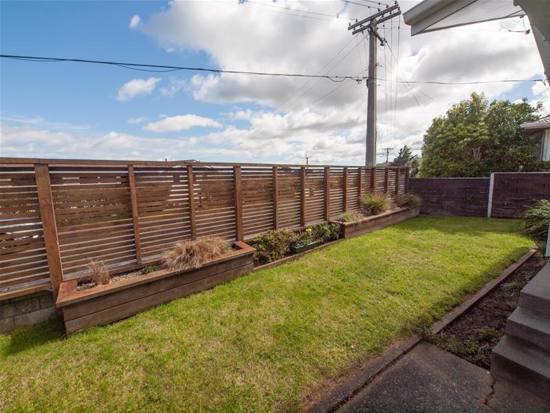 6 Beverley Grove, Paparangi, Wellington - Carousel 12
