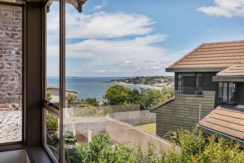2/23 Beach Road, Castor Bay, Auckland - Carousel 2