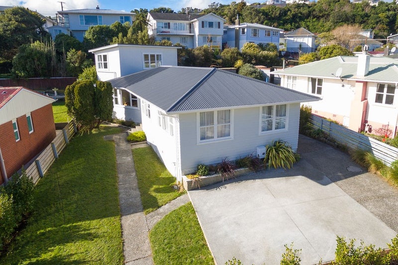 92 Kenmore Street, Newlands, Wellington - Carousel 2