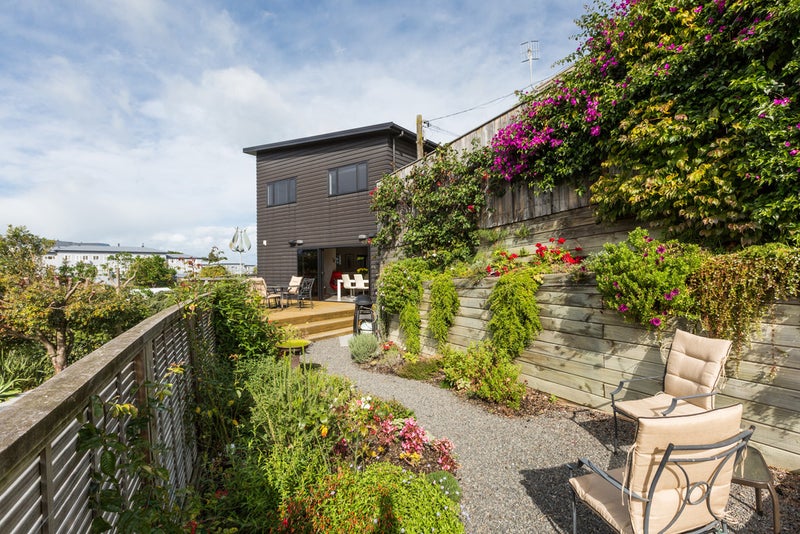 8 Fitzroy Road, Bluff Hill, Napier - Carousel 2