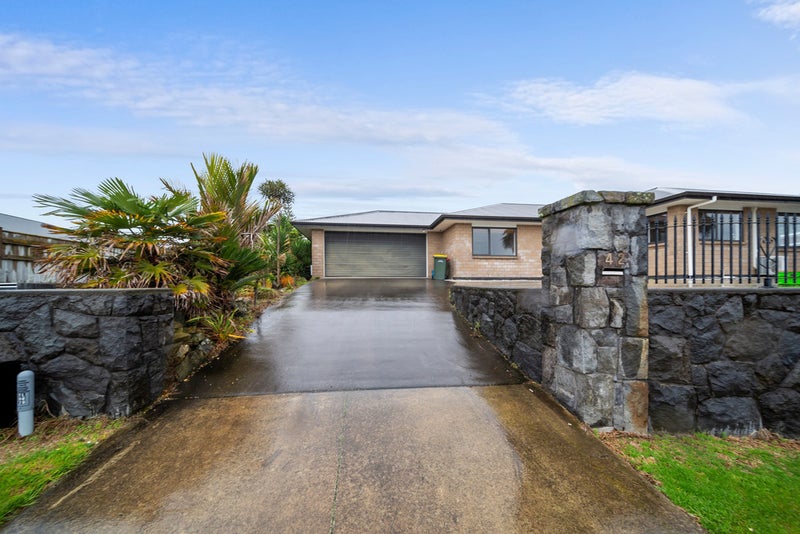 42 Penrod Drive, Bell Block, New Plymouth - Carousel 1