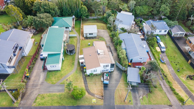 44 Elliston Crescent, Stanmore Bay, Whangaparaoa - Carousel 2