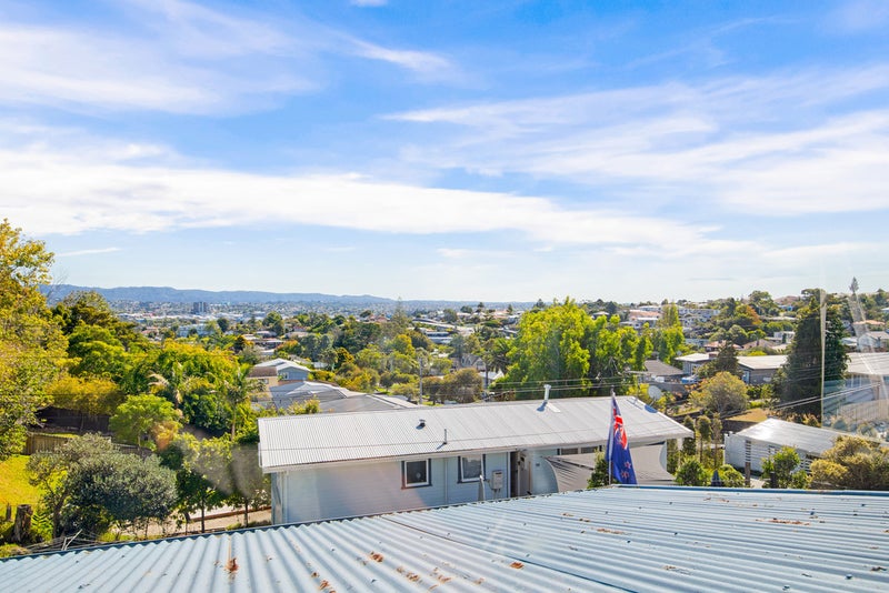 25 Peter Buck Road, New Windsor, Auckland - Carousel 2