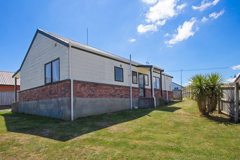 9 Lydia Place, Kelvin Grove, Palmerston North - Carousel 2