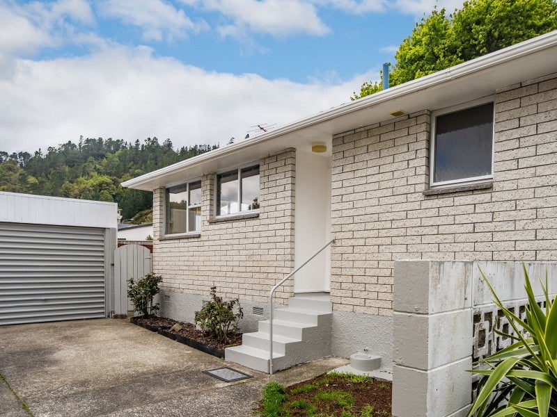 1/4 Helvetia Grove, Naenae, Lower Hutt - Carousel 1