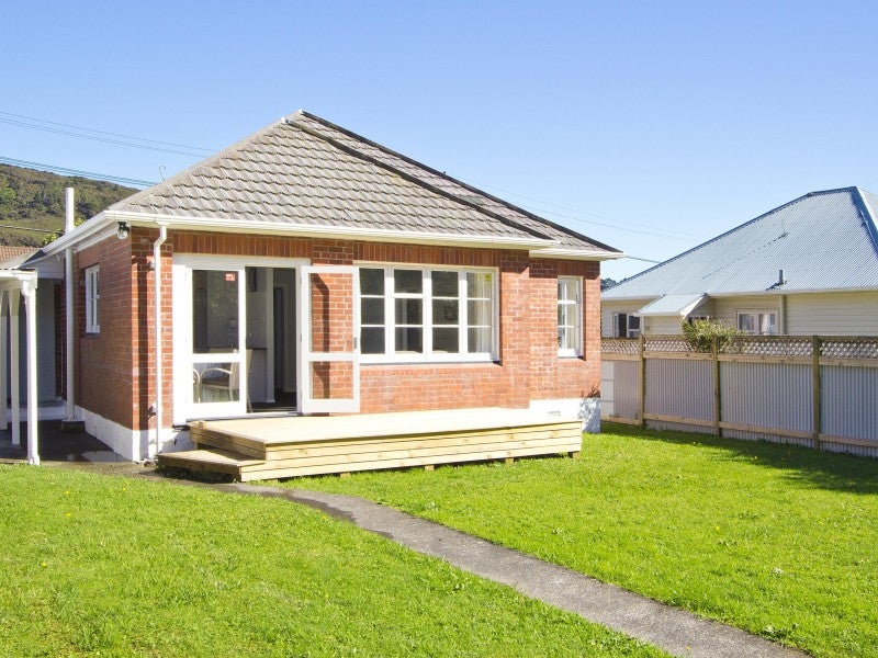 5 Wilkie Crescent, Naenae, Lower Hutt - Carousel 1