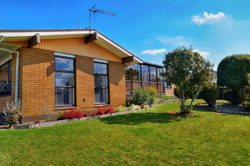 5 Beaumaris Way, Conifer Grove, Takanini - Carousel 1